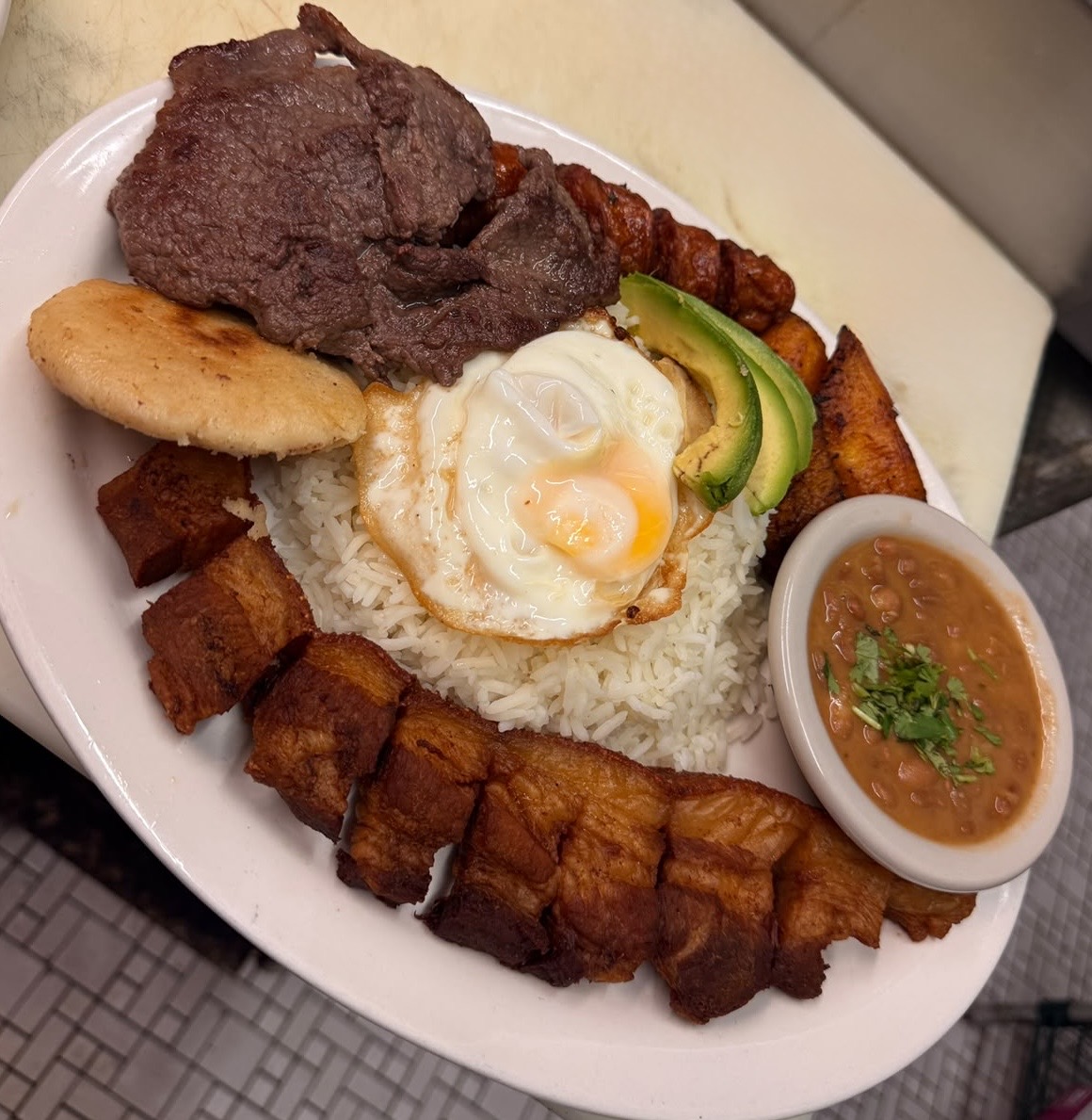 Bandeja paisa colombiana